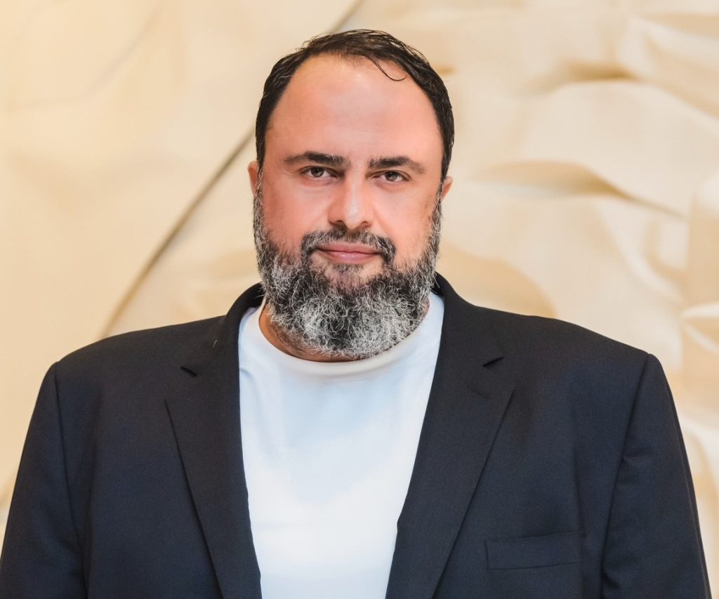 Συγκλονιστική προσφορά: Τα 50.000 ευρώ του Βαγγέλη Μαρινάκη άλλαξαν τα δεδομένα για την Ιερά Μητρόπολη Πειραιώς! - NewsPoint.gr