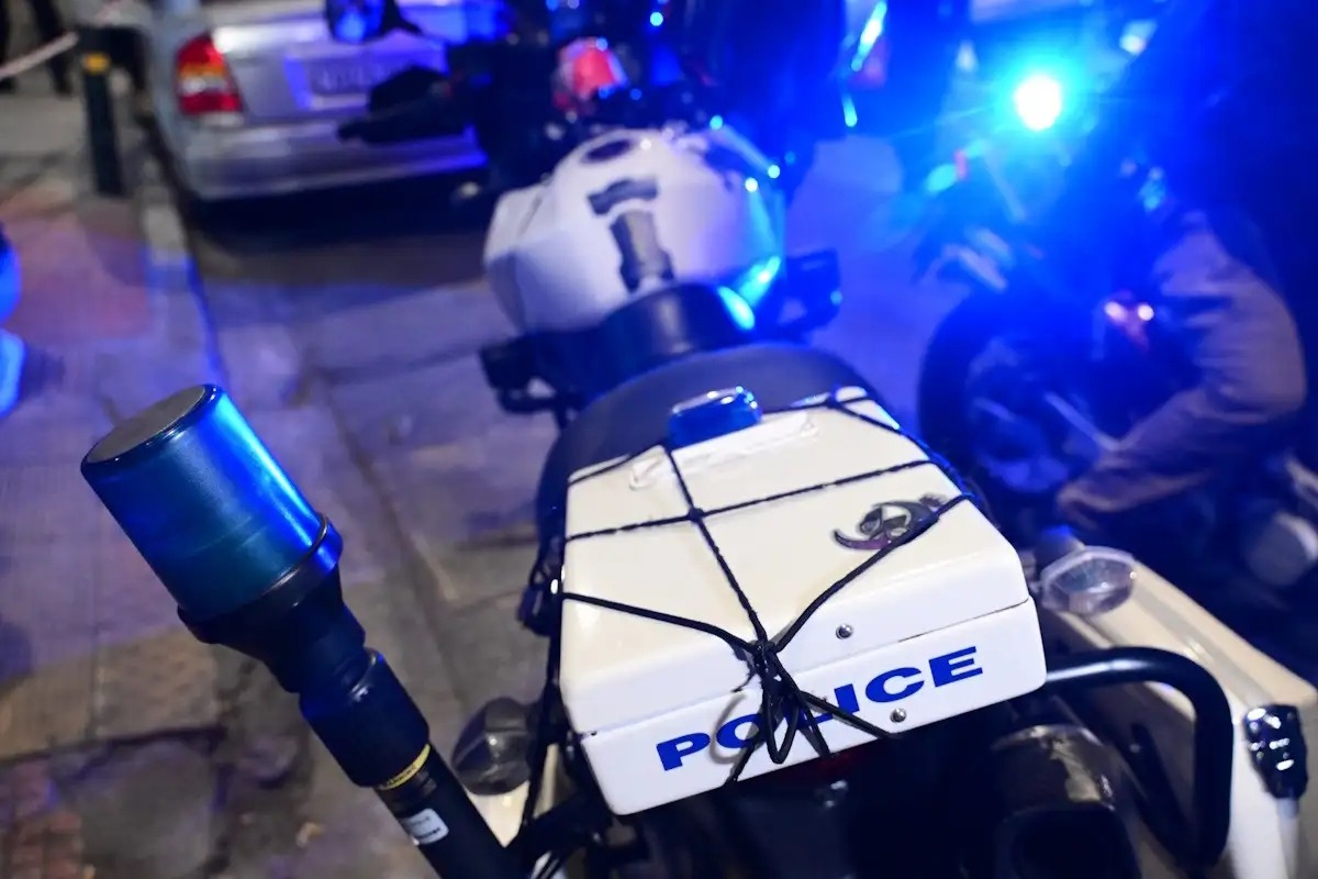 Σοκ και δέος στο Ίλιον: Απίστευτες σκηνές με 12χρονο και 13χρονο σε άγρια καταδίωξη με κλεμμένη μοτοσικλέτα! - NewsPoint.gr