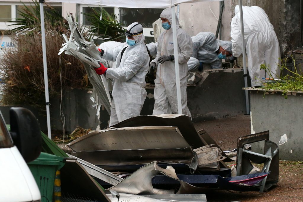 Συναγερμός στον Εύοσμο: Η έκρηξη που διέλυσε τράπεζα ανήμερα Χριστουγέννων – Πού ψάχνουν οι αρχές τον δράστη; - NewsPoint.gr