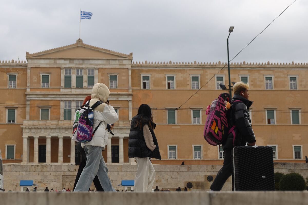 Έκτακτο: Η Πρωτοχρονιά φέρνει πολικό ψύχος, θυελλώδεις ανέμους και χιονοπτώσεις σε χαμηλά υψόμετρα – Ποια περιοχή θα «παγώσει» πρώτη; - NewsPoint.gr