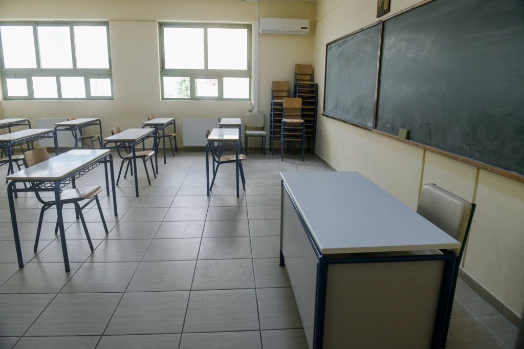 Συναγερμός στα Χανιά: 17χρονη μαθήτρια νοσηλεύεται εκτός κινδύνου μετά από κρούσμα βακτηριακής μηνιγγίτιδας σε λύκειο εξαιτίας σχολικής εκδρομής στο εξωτερικό - NewsPoint.gr