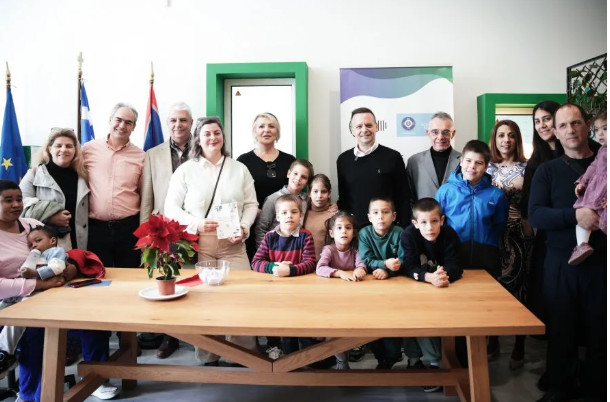 Συγκλονίζει η πρωτοβουλία του Δήμου Αθηναίων: Μονογονεϊκή οικογένεια θα έχει δωρεάν ρεύμα για 22 χρόνια! - NewsPoint.gr