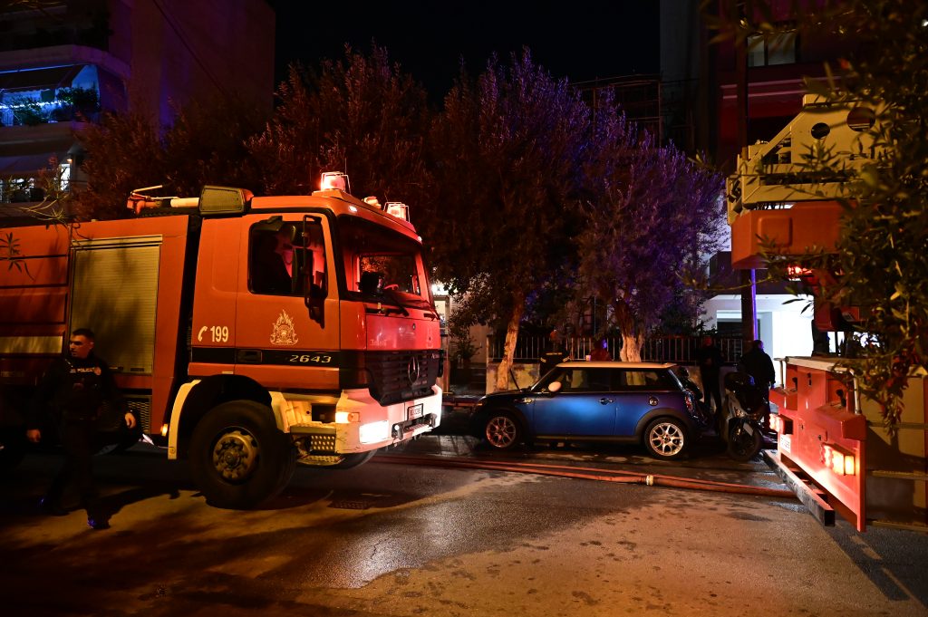 Σοκ στο Γαλάτσι: Δύο αυτοκίνητα και τρία μοτοποδήλατα έγιναν στάχτη μέσα σε λίγα λεπτά – Τι συνέβη τα ξημερώματα; - NewsPoint.gr
