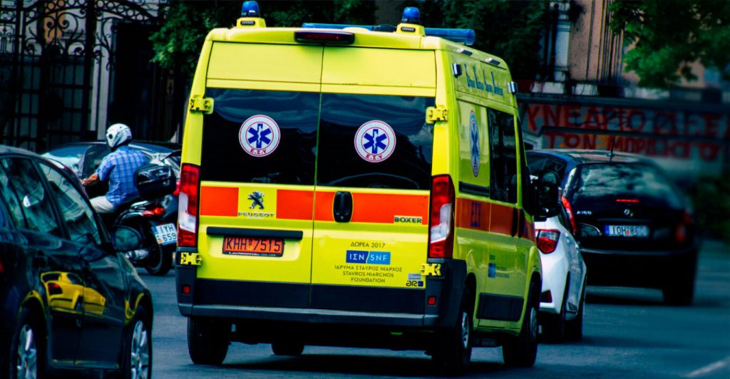 Σοκ στη Θεσσαλονίκη: Άνδρας καταρρέει ξαφνικά καθώς βοηθούσε τη μητέρα του – Η απίστευτη κινητοποίηση! - NewsPoint.gr