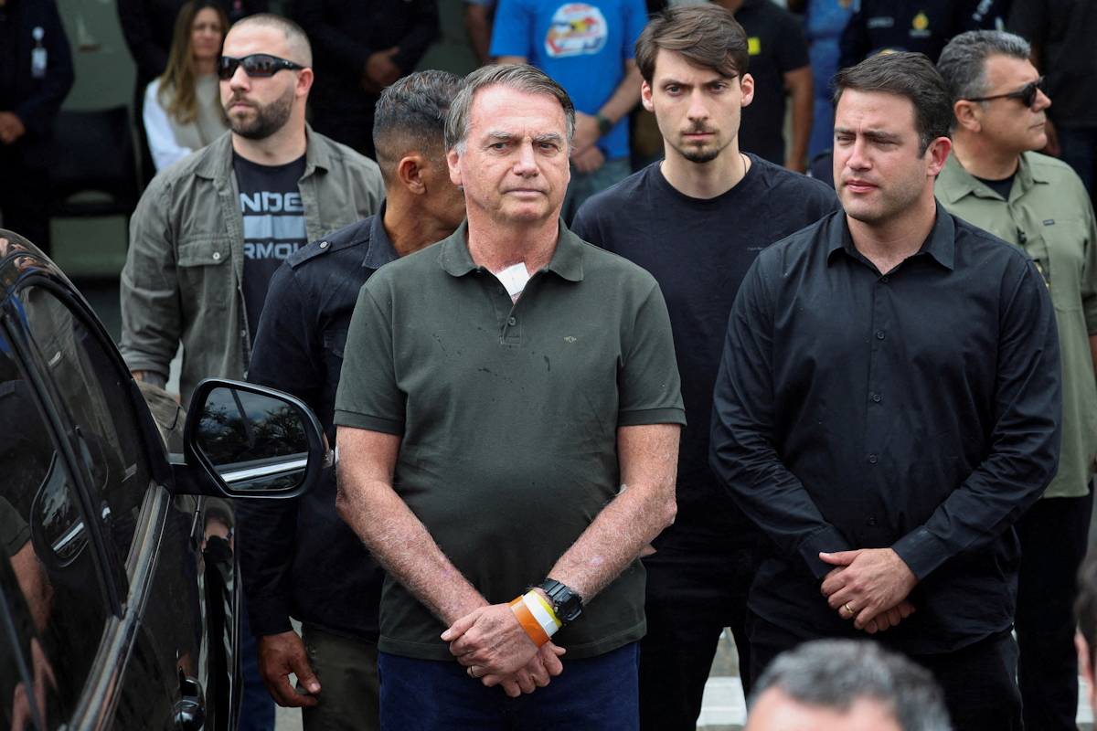 Απίστευτη ανατροπή: Ο Ζαΐχ Μπολσονάρο μπήκε στο χειρουργείο για λόξυγγα που δεν σταματούσε! - NewsPoint.gr