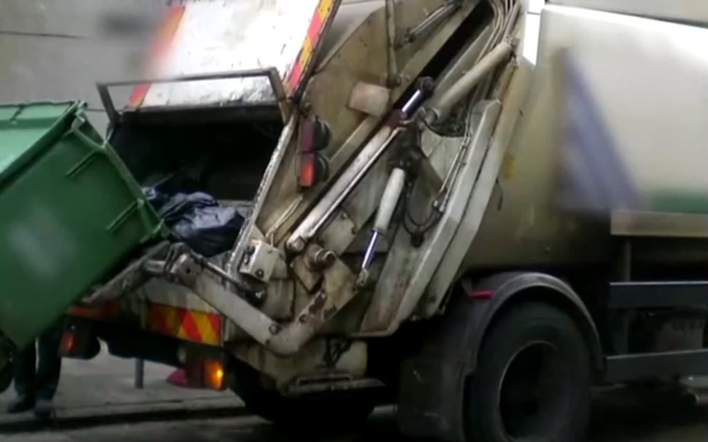 Σοκάρει η άγρια επίθεση σε εργαζόμενο καθαριότητας στις Αχαρνές – «Έφτασα στο νοσοκομείο, θα μπορούσαν να με είχαν σκοτώσει!» - NewsPoint.gr