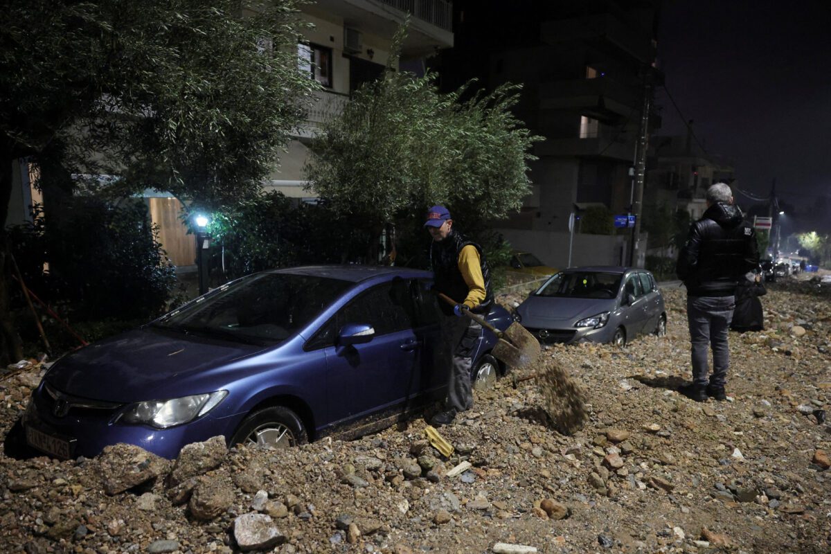 Σοκ στην Άνω Γλυφάδα: Όλη η αλήθεια για τις αποζημιώσεις από τις καταστροφικές πλημμύρες – Τι πρέπει να κάνουν τώρα οι πληγέντες 1 Σοκ στην Άνω Γλυφάδα: Όλη η αλήθεια για τις αποζημιώσεις από τις καταστροφικές πλημμύρες – Τι πρέπει να κάνουν τώρα οι πληγέντες - NewsPoint.gr