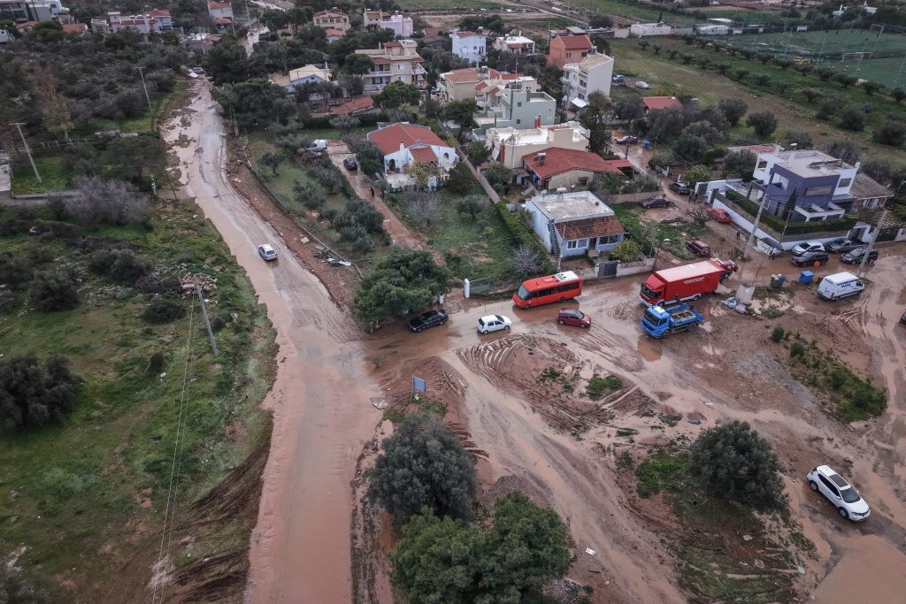 Αδιανόητο χάος στη Βάρη: Τρόμος και οργή για τα συνεχή πλιάτσικα σε πλημμυρισμένα σπίτια και αυτοκίνητα! 1 Αδιανόητο χάος στη Βάρη: Τρόμος και οργή για τα συνεχή πλιάτσικα σε πλημμυρισμένα σπίτια και αυτοκίνητα! - NewsPoint.gr