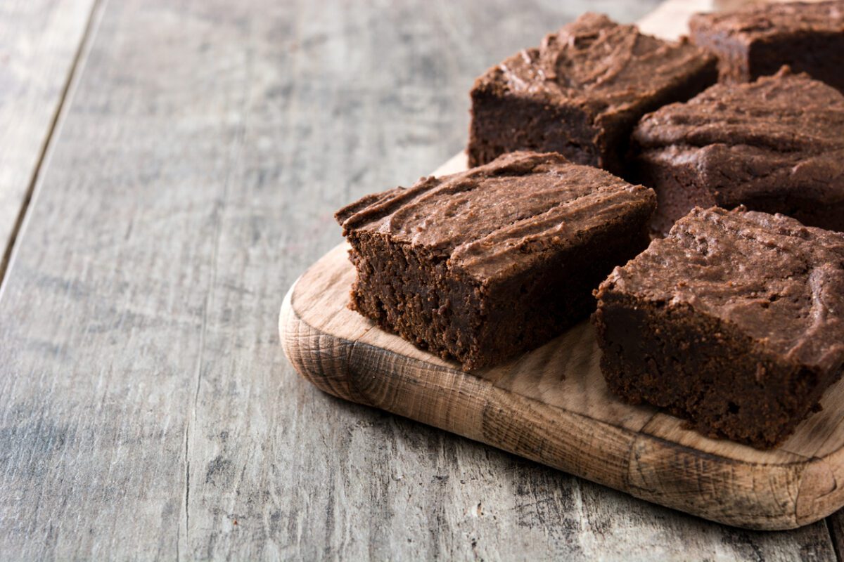 Είναι δυνατόν; Brownie χωρίς τύψεις που θα λατρέψετε – Η απόλυτη light απόλαυση με τυρί cottage 1 Είναι δυνατόν; Brownie χωρίς τύψεις που θα λατρέψετε – Η απόλυτη light απόλαυση με τυρί cottage - NewsPoint.gr