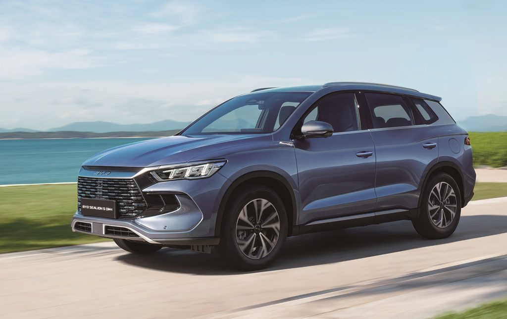 Ανάσα στην ελληνική αγορά: Το νέο BYD Sealion 5 DM-i με αυτονομία που ξεπερνά κάθε φαντασία! 19 Ανάσα στην ελληνική αγορά: Το νέο BYD Sealion 5 DM-i με αυτονομία που ξεπερνά κάθε φαντασία! - NewsPoint.gr