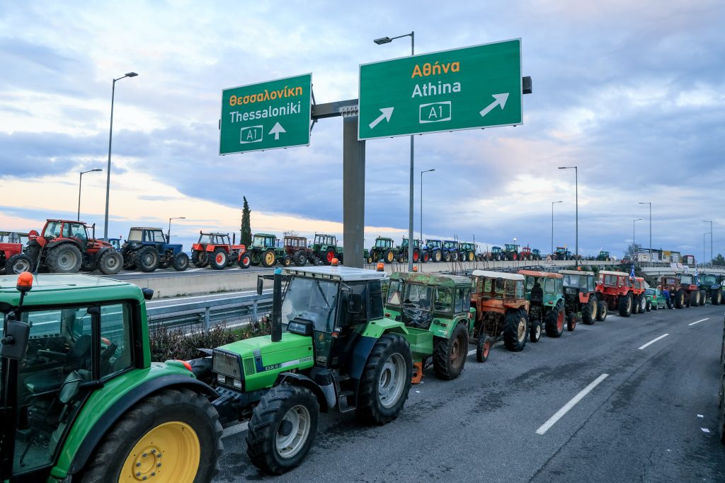 Η επιστροφή των αγροτών στα μπλόκα φέρνει ανατροπές – Πρωτοφανείς κυκλοφοριακές ρυθμίσεις αιφνιδιάζουν τους εκδρομείς! - NewsPoint.gr