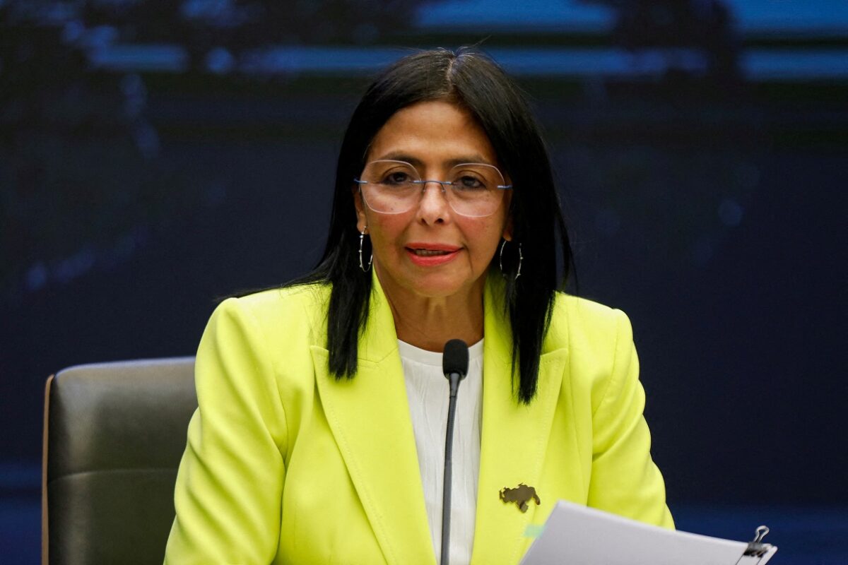 Η γυναίκα που φέρεται να αλλάζει την ιστορία της Βενεζουέλας – Ποια είναι πραγματικά η Ντέλσι Ροντρίγκες; - NewsPoint.gr