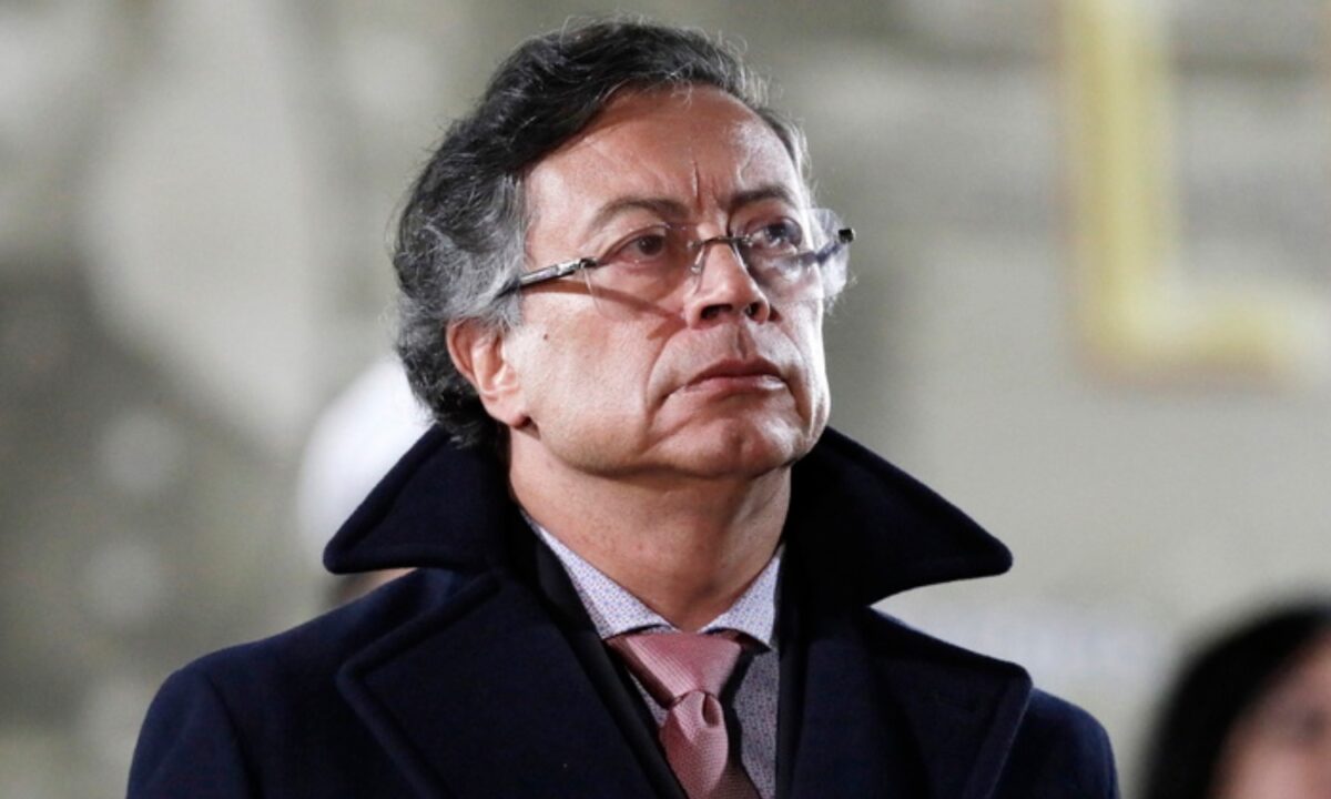 Οργή και «καταιγισμός» αντιδράσεων: Ο Γκουστάβο Πέτρο «αδειάζει» τον Τραμπ μετά τις απίστευτες απειλές! 13 Οργή και «καταιγισμός» αντιδράσεων: Ο Γκουστάβο Πέτρο «αδειάζει» τον Τραμπ μετά τις απίστευτες απειλές! - NewsPoint.gr