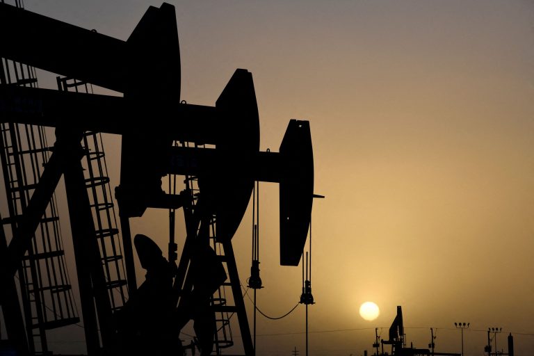 Απίστευτες ανατροπές στην αγορά: Γιατί το πετρέλαιο κατρακύλησε μετά το σοκ στη Βενεζουέλα; 8 Απίστευτες ανατροπές στην αγορά: Γιατί το πετρέλαιο κατρακύλησε μετά το σοκ στη Βενεζουέλα; - NewsPoint.gr
