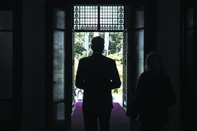 Κρυφές ανατροπές στον επόμενο ανασχηματισμό: Ποιος κρατά το μέλλον της κυβέρνησης στα χέρια του; - NewsPoint.gr