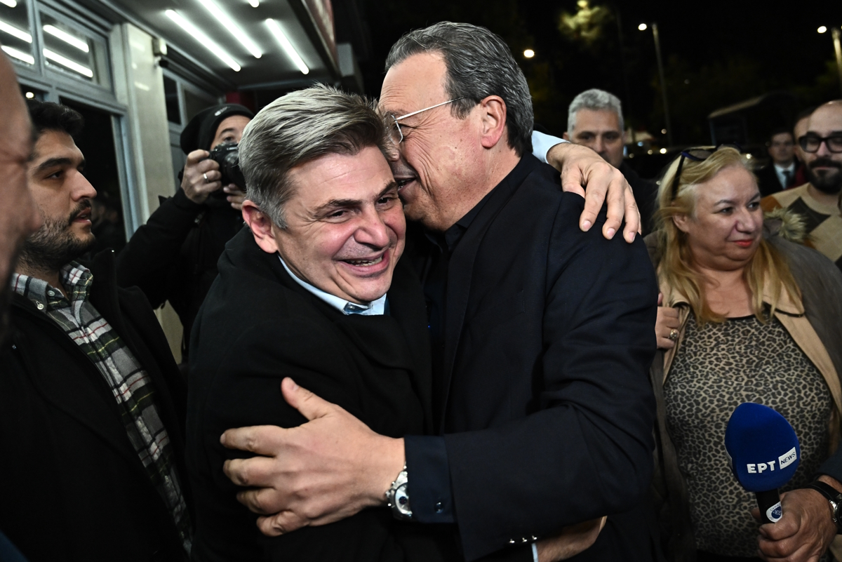 Ραγδαίες εξελίξεις στον ΣΥΡΙΖΑ: Ο Φάμελλος απαίτησε εξηγήσεις από τον Φαραντούρη για την Καρυστιανού – Νέες αιχμές από Θεοχαρόπουλο! 10 Ραγδαίες εξελίξεις στον ΣΥΡΙΖΑ: Ο Φάμελλος απαίτησε εξηγήσεις από τον Φαραντούρη για την Καρυστιανού – Νέες αιχμές από Θεοχαρόπουλο! - NewsPoint.gr