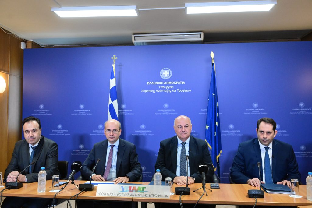 Η ανακοίνωση που συγκλονίζει κάθε αγρότη – Τι πραγματικά προβλέπουν τα 6 νέα μέτρα ενίσχυσης του πρωτογενούς τομέα! 15 Η ανακοίνωση που συγκλονίζει κάθε αγρότη – Τι πραγματικά προβλέπουν τα 6 νέα μέτρα ενίσχυσης του πρωτογενούς τομέα! - NewsPoint.gr