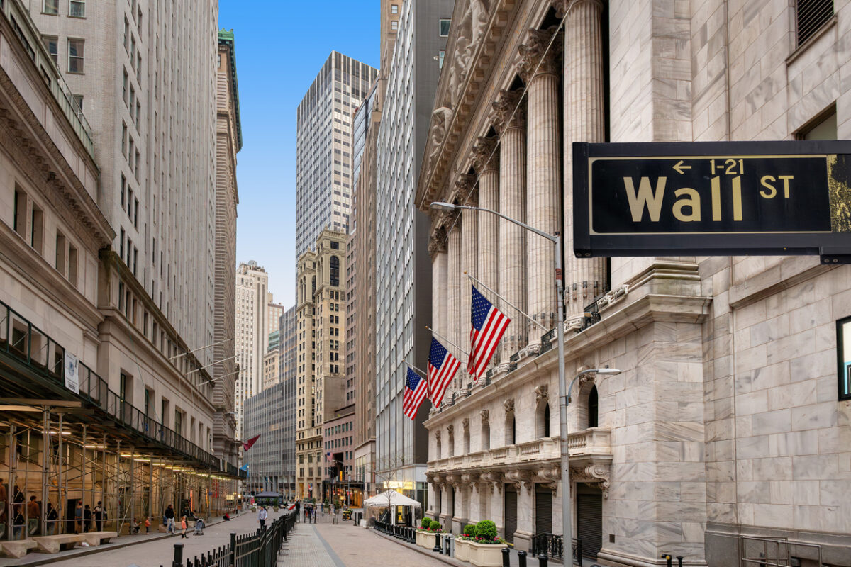 Καταρρέει η Wall Street; Η απρόσμενη πτώση του S&P 500 και του Dow Jones που τάραξε τις αγορές! 20 Καταρρέει η Wall Street; Η απρόσμενη πτώση του S&P 500 και του Dow Jones που τάραξε τις αγορές! - NewsPoint.gr