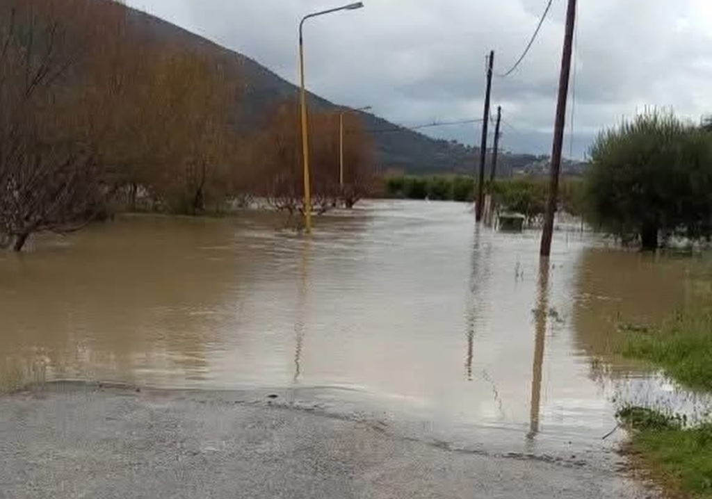 Χάος στην Ήπειρο: Πλημμύρισε ο Καλαμάς, δρόμοι αποκλεισμένοι και ο φόβος μεγαλώνει! - NewsPoint.gr