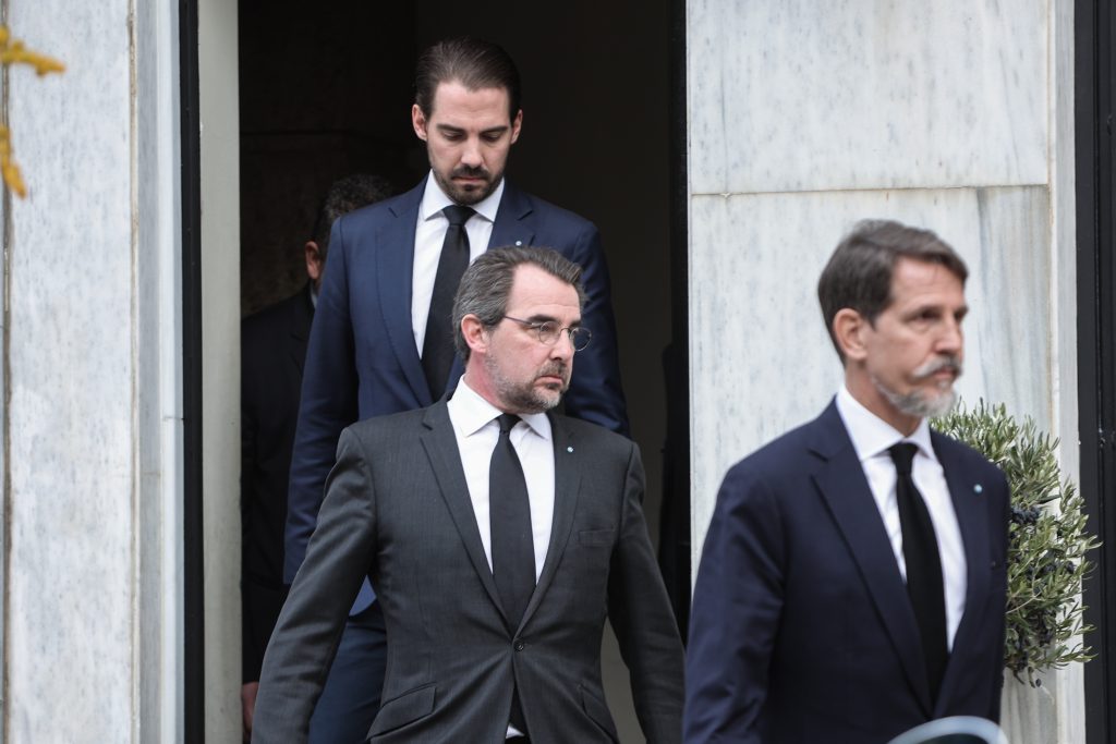 Συγκίνηση στο Τατόι: Όλη η οικογένεια Ντε Γκρες στο μνημόσυνο του τέως βασιλιά Κωνσταντίνου – Τι θα συμβεί το Σάββατο; 1 Συγκίνηση στο Τατόι: Όλη η οικογένεια Ντε Γκρες στο μνημόσυνο του τέως βασιλιά Κωνσταντίνου – Τι θα συμβεί το Σάββατο; - NewsPoint.gr