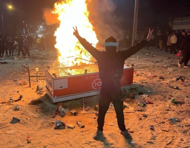Σάλος παγκοσμίως: Οργή Μακρόν, Στάρμερ και Μερτς για τις φονικές συγκρούσεις στο Ιράν – Τι απαιτούν από το καθεστώς! 14 Σάλος παγκοσμίως: Οργή Μακρόν, Στάρμερ και Μερτς για τις φονικές συγκρούσεις στο Ιράν – Τι απαιτούν από το καθεστώς! - NewsPoint.gr
