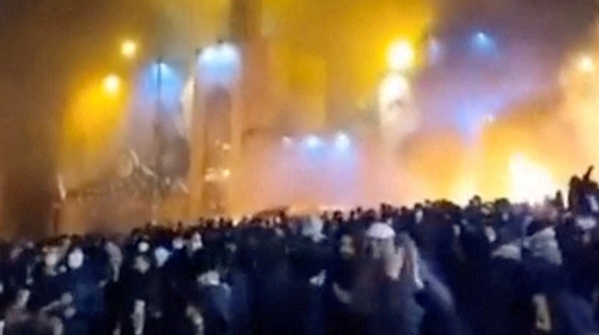 Αναταραχή χωρίς τέλος στο Ιράν: Οι δρόμοι φλέγονται, οι διαδηλωτές πέφτουν – Το μήνυμα Τραμπ που συγκλονίζει - NewsPoint.gr