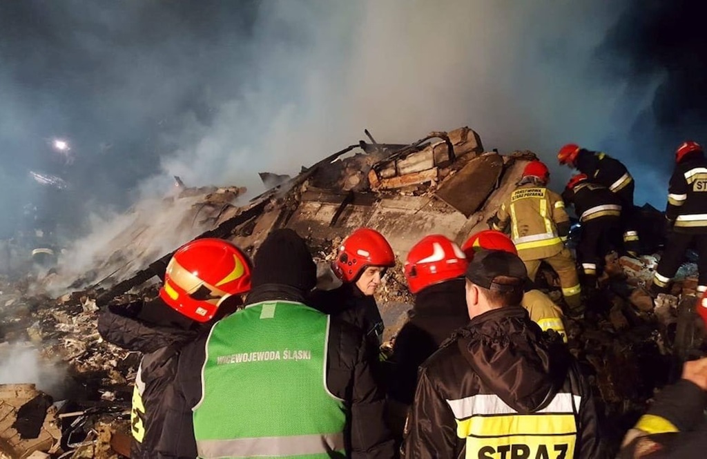 Τραγωδία άνευ προηγουμένου στο Κραν Μοντανά: Αποκαλυπτική φωτογραφία οδηγεί σε ανατριχιαστικές εξελίξεις – Αγνοούνται δεκάδες μετά τη φονική πυρκαγιά 21 Τραγωδία άνευ προηγουμένου στο Κραν Μοντανά: Αποκαλυπτική φωτογραφία οδηγεί σε ανατριχιαστικές εξελίξεις – Αγνοούνται δεκάδες μετά τη φονική πυρκαγιά - NewsPoint.gr