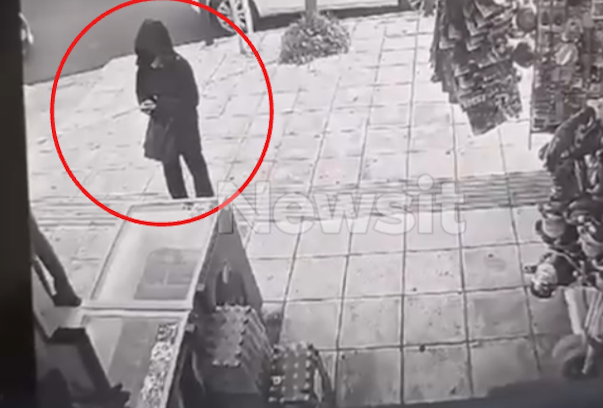 Συναγερμός για τη 16χρονη Λόρα: Οι μυστικές της κινήσεις, τα ανατριχιαστικά μηνύματα και ο σπαρακτικός λόγος του πατέρα 18 Συναγερμός για τη 16χρονη Λόρα: Οι μυστικές της κινήσεις, τα ανατριχιαστικά μηνύματα και ο σπαρακτικός λόγος του πατέρα - NewsPoint.gr