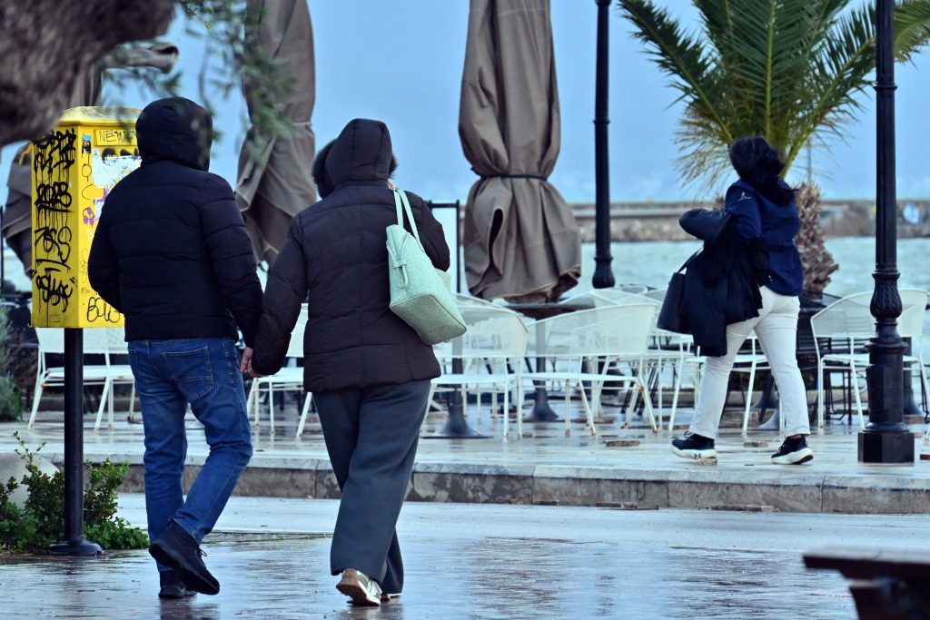 Η απρόσμενη ανατροπή στον καιρό: Έρχεται έντονο κρύο, βροχές και χιόνια από Κυριακή – Όλα όσα πρέπει να ξέρετε 22 Η απρόσμενη ανατροπή στον καιρό: Έρχεται έντονο κρύο, βροχές και χιόνια από Κυριακή – Όλα όσα πρέπει να ξέρετε - NewsPoint.gr