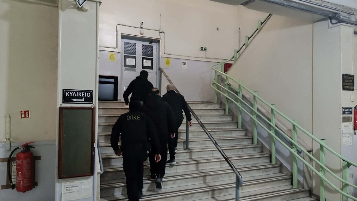 Βόλος: Η αιφνιδιαστική εξέλιξη που πάγωσε τη Μαγνησία με τη σύλληψη σπείρας ναρκωτικών – 10 άτομα πίσω από τα κάγκελα - NewsPoint.gr