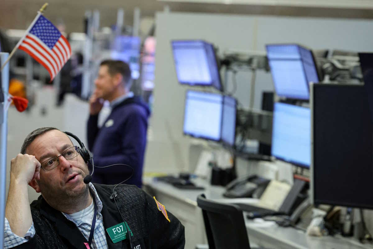 Κραδασμοί στη Wall Street: Έκρηξη ανησυχίας για τις μετοχές λογισμικού – Τι αλλάζει στον S&P 500; 1 Κραδασμοί στη Wall Street: Έκρηξη ανησυχίας για τις μετοχές λογισμικού – Τι αλλάζει στον S&P 500; - NewsPoint.gr