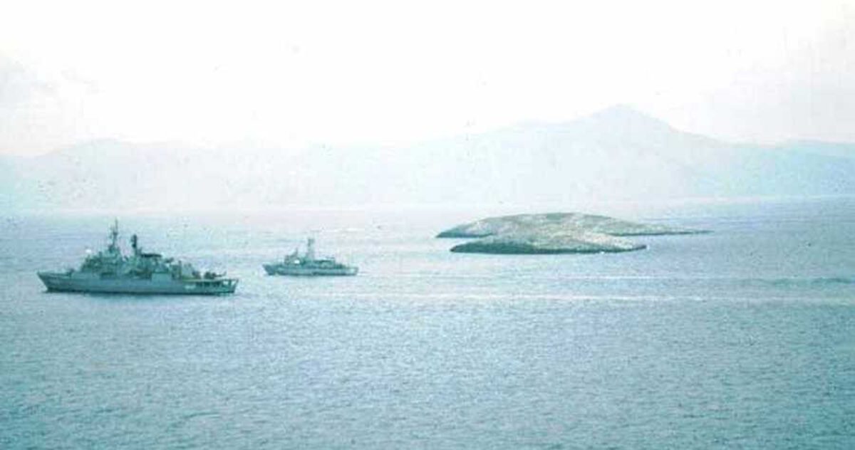 Η αποκάλυψη που συγκλονίζει για τη νύχτα στα Ίμια: «Άγρυπνοι για πάνω από 30 ώρες το πλήρωμα – Τα τραγικά λάθη» 10 Η αποκάλυψη που συγκλονίζει για τη νύχτα στα Ίμια: «Άγρυπνοι για πάνω από 30 ώρες το πλήρωμα – Τα τραγικά λάθη» - NewsPoint.gr