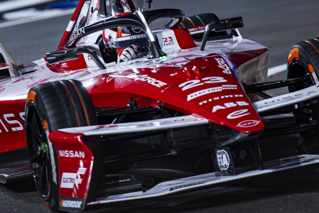 Η ανατροπή που απογείωσε τη Nissan Formula E – Τρίτο βάθρο για τον Rowland και η σκηνή που κανείς δεν περίμενε! - NewsPoint.gr
