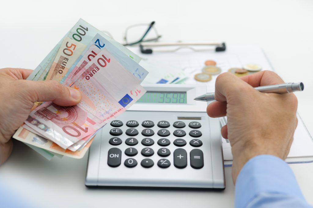 Η αποκάλυψη που ταράζει τους φορολογούμενους: Σε ποιους επικεντρώνεται φέτος η Εφορία – Όλος ο κατάλογος των ελέγχων - NewsPoint.gr