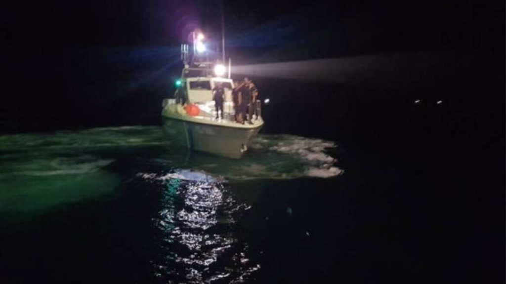 Σοκ στην Πάτρα: Η μυστηριώδης εξαφάνιση 44χρονου κινητοποιεί τεράστια επιχείρηση στις εκβολές του Γλαύκου! 36 Σοκ στην Πάτρα: Η μυστηριώδης εξαφάνιση 44χρονου κινητοποιεί τεράστια επιχείρηση στις εκβολές του Γλαύκου! - NewsPoint.gr