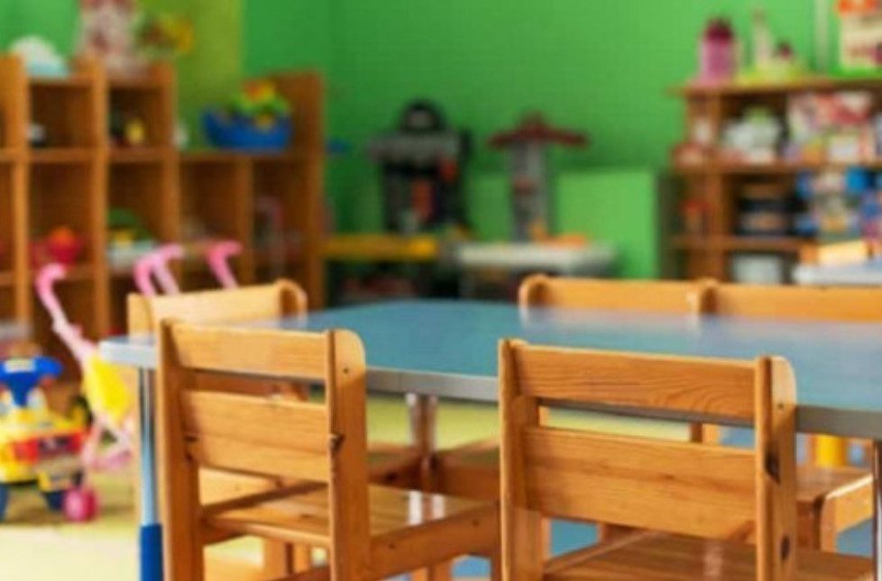Απίστευτες σκηνές τρόμου σε παιδικό σταθμό Βόλου: Πατέρας ξυλοκοπά βρεφονηπιοκόμο μετά τον τραυματισμό 3χρονου! - NewsPoint.gr