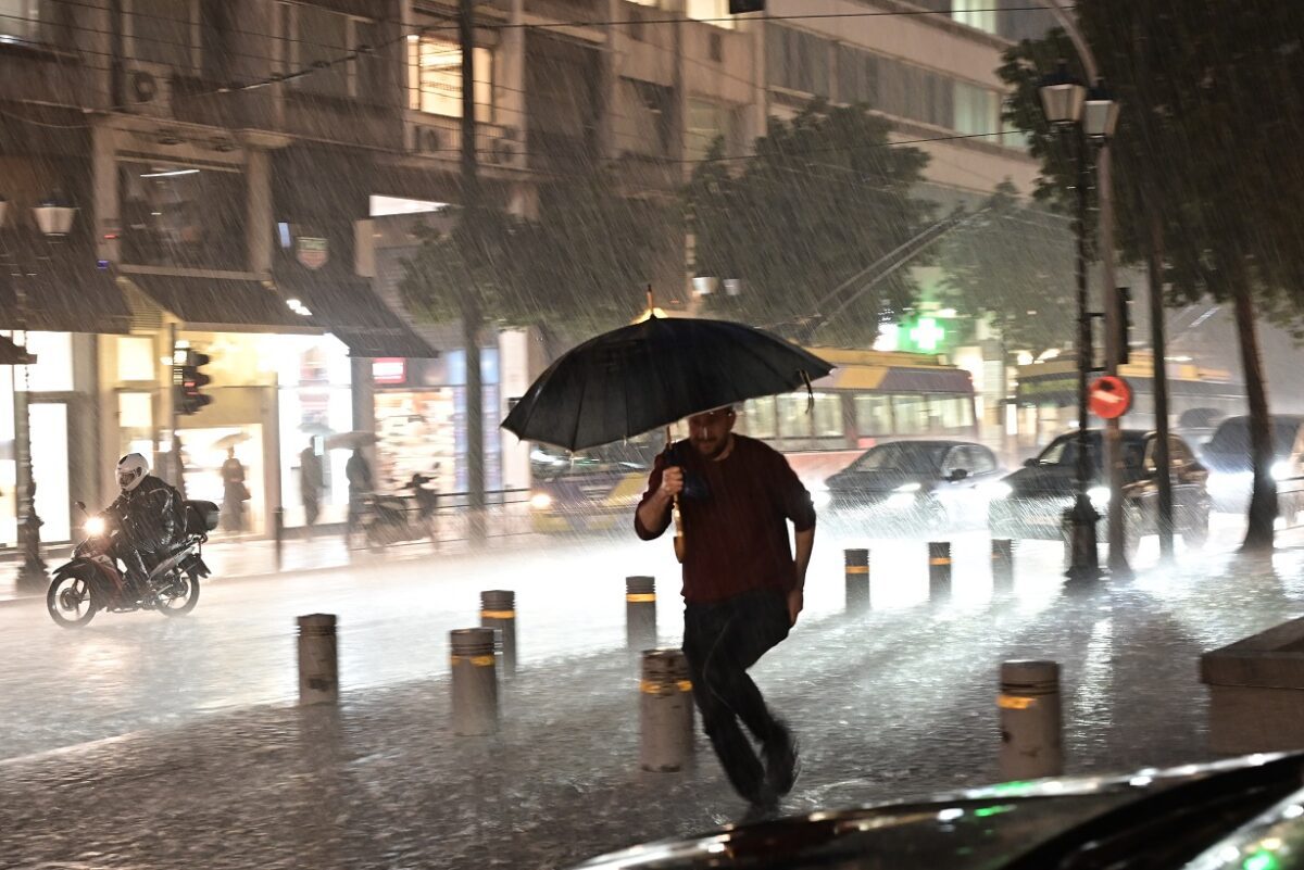 Συναγερμός στη χώρα: Καταρρακτώδεις βροχές, θυελλώδεις άνεμοι και χιόνια έρχονται τις επόμενες ώρες – Η επείγουσα προειδοποίηση της ΕΜΥ που ανησύχησε τους πάντες 8 Συναγερμός στη χώρα: Καταρρακτώδεις βροχές, θυελλώδεις άνεμοι και χιόνια έρχονται τις επόμενες ώρες – Η επείγουσα προειδοποίηση της ΕΜΥ που ανησύχησε τους πάντες - NewsPoint.gr