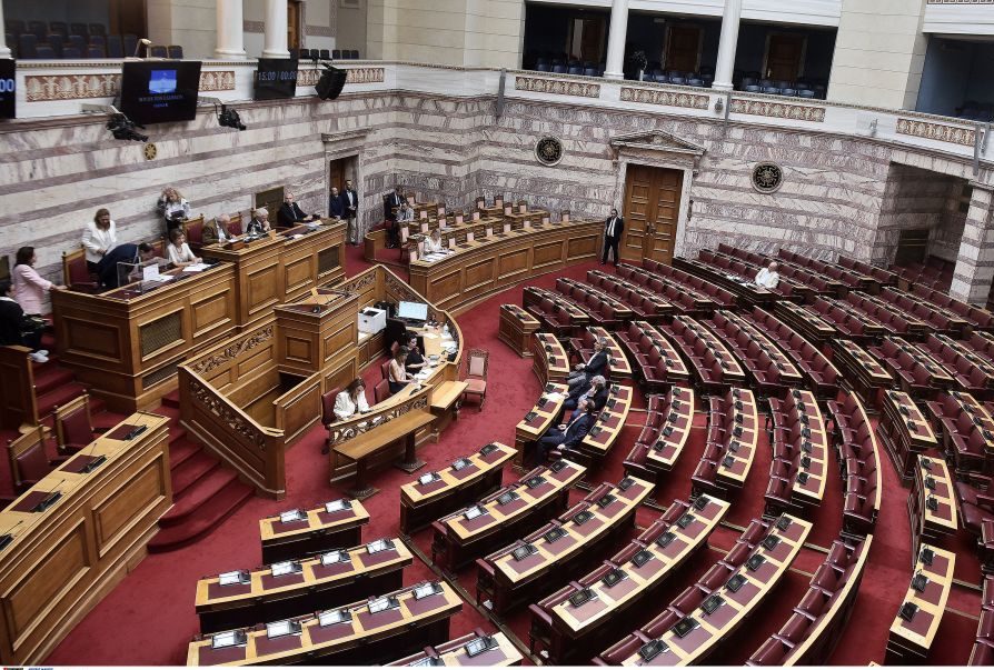 Απίστευτα παρασκήνια και ρήξεις στη Συνταγματική Αναθεώρηση – Το σχέδιο που κρύβει εντάσεις, αμφιβολίες και παιχνίδια εξουσίας στη Βουλή 1 Απίστευτα παρασκήνια και ρήξεις στη Συνταγματική Αναθεώρηση – Το σχέδιο που κρύβει εντάσεις, αμφιβολίες και παιχνίδια εξουσίας στη Βουλή - NewsPoint.gr
