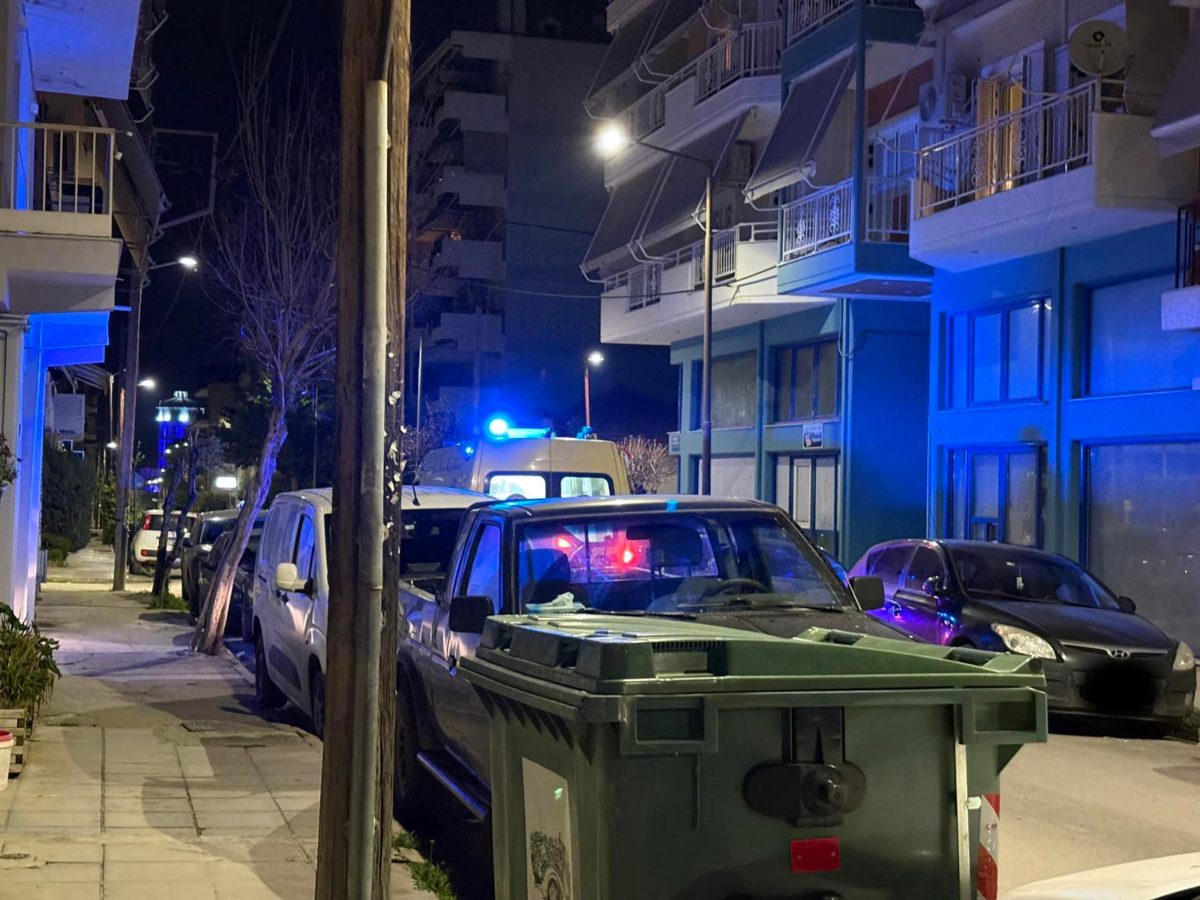 Απίστευτο σοκ στη Λάρισα: Βρέφος έπεσε από τον 3ο όροφο και συγκλονίζει το πανελλήνιο! 1 Απίστευτο σοκ στη Λάρισα: Βρέφος έπεσε από τον 3ο όροφο και συγκλονίζει το πανελλήνιο! - NewsPoint.gr
