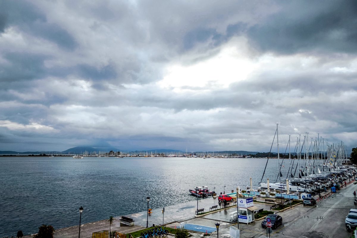 Ανατροπή στον καιρό: Ισχυροί άνεμοι και ξαφνικά φαινόμενα – Πού αναμένονται βροχές και πού θα «χτυπήσει» η ψύχρα 1 Ανατροπή στον καιρό: Ισχυροί άνεμοι και ξαφνικά φαινόμενα – Πού αναμένονται βροχές και πού θα «χτυπήσει» η ψύχρα - NewsPoint.gr
