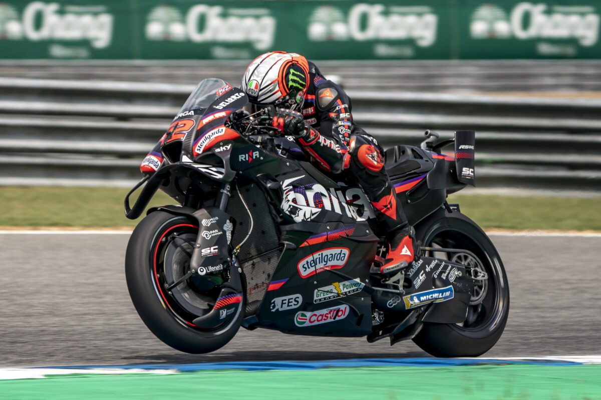 Καταιγιστικές εξελίξεις στο MotoGP Ταϊλάνδης: Ο Μπετσέκι συγκλονίζει με pole position και ανατρέπει τα δεδομένα! 32 Καταιγιστικές εξελίξεις στο MotoGP Ταϊλάνδης: Ο Μπετσέκι συγκλονίζει με pole position και ανατρέπει τα δεδομένα! - NewsPoint.gr