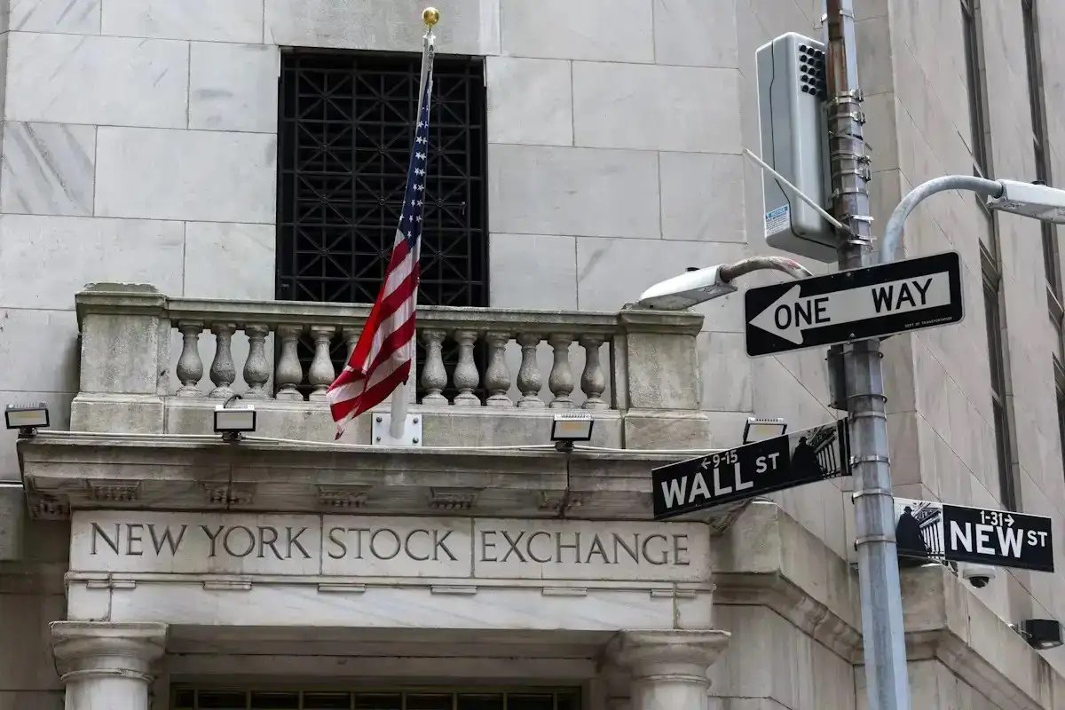 Απρόσμενο σοκ στη Wall Street: Η καθίζηση της τεχνολογίας «βυθίζει» τους δείκτες – Τι συνέβη; 8 Απρόσμενο σοκ στη Wall Street: Η καθίζηση της τεχνολογίας «βυθίζει» τους δείκτες – Τι συνέβη; - NewsPoint.gr