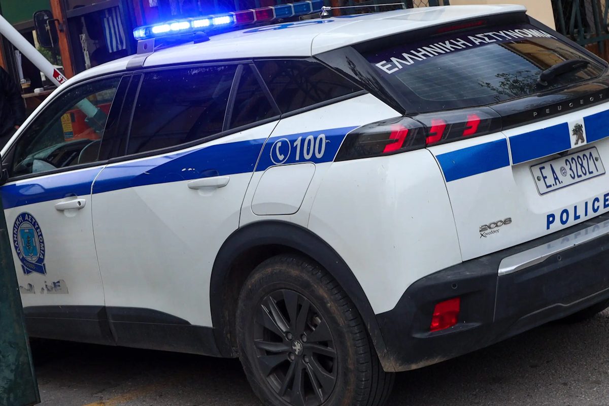 Σοκ στην Κοζάνη: Καβγάς άνευ προηγουμένου μεταξύ ηλικιωμένων στην πλατεία – Μεταφέρθηκαν τραυματισμένες στο νοσοκομείο! 1 Σοκ στην Κοζάνη: Καβγάς άνευ προηγουμένου μεταξύ ηλικιωμένων στην πλατεία – Μεταφέρθηκαν τραυματισμένες στο νοσοκομείο! - NewsPoint.gr