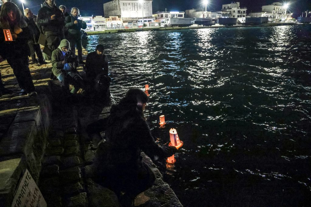Συγκλονιστικές αποκαλύψεις για το ναυάγιο στη Χίο: Τι πραγματικά συνέβη και οι ασύλληπτες εικόνες από τους διασωθέντες - NewsPoint.gr