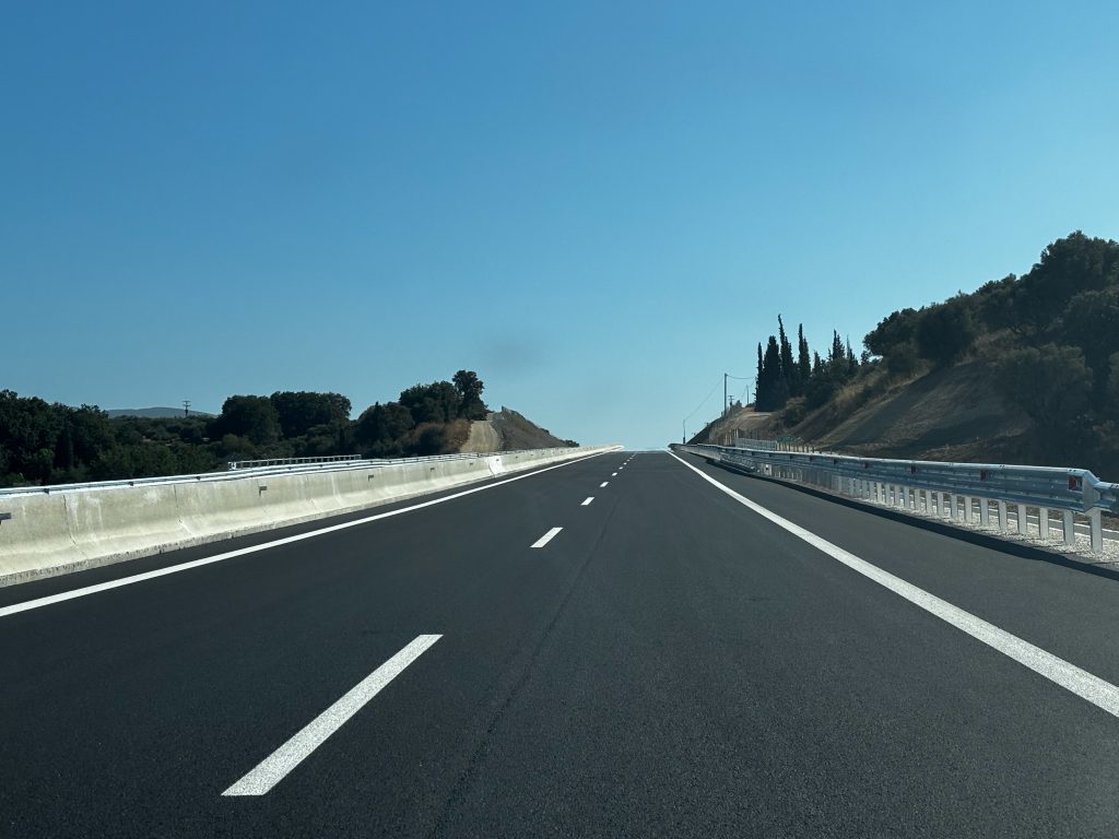 Αυτές οι εικόνες αλλάζουν τα πάντα: Ηλεκτρικά περιπολικά φέρνουν την επανάσταση στην Τροχαία Πατρών-Πύργου! 12 Αυτές οι εικόνες αλλάζουν τα πάντα: Ηλεκτρικά περιπολικά φέρνουν την επανάσταση στην Τροχαία Πατρών-Πύργου! - NewsPoint.gr