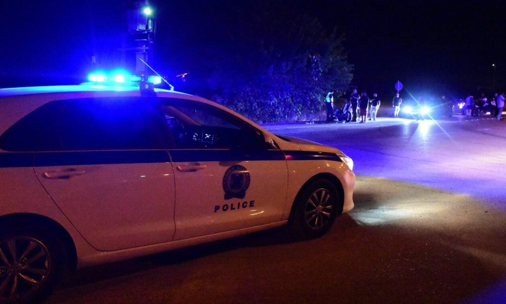 Αδιανόητες σκηνές πανικού στη Χαλκίδα: Ο άνδρας που απείλησε να δολοφονήσει γυναίκα και πεθερά προκάλεσε τρόμο 6 Αδιανόητες σκηνές πανικού στη Χαλκίδα: Ο άνδρας που απείλησε να δολοφονήσει γυναίκα και πεθερά προκάλεσε τρόμο - NewsPoint.gr