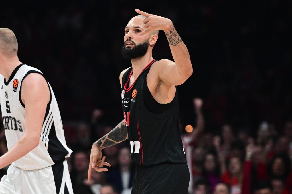 Ολυμπιακός – Βίρτους: Αυτό που συνέβη πριν το τέλος σόκαρε τους πάντες – Ιστορική επίθεση από το τρίτο δεκάλεπτο! 2 Ολυμπιακός – Βίρτους: Αυτό που συνέβη πριν το τέλος σόκαρε τους πάντες – Ιστορική επίθεση από το τρίτο δεκάλεπτο! - NewsPoint.gr