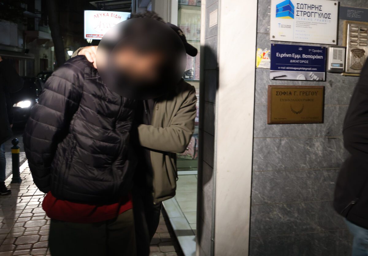 Αποκαλύψεις-σοκ στη Χίο: Η απίστευτη εμμονή του διακινητή, το μυστήριο με τη Hawala και τα μονοπάτια του χρήματος! 13 Αποκαλύψεις-σοκ στη Χίο: Η απίστευτη εμμονή του διακινητή, το μυστήριο με τη Hawala και τα μονοπάτια του χρήματος! - NewsPoint.gr