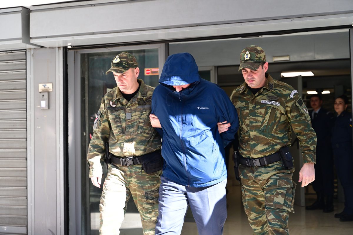 Νέα συγκλονιστικά στοιχεία: Το μυστηριώδες κινητό θα αποκαλύψει το βάθος της κατασκοπείας του Έλληνα σμήναρχου – Η γυναίκα «φάντασμα» που κρατά τα κλειδιά - NewsPoint.gr