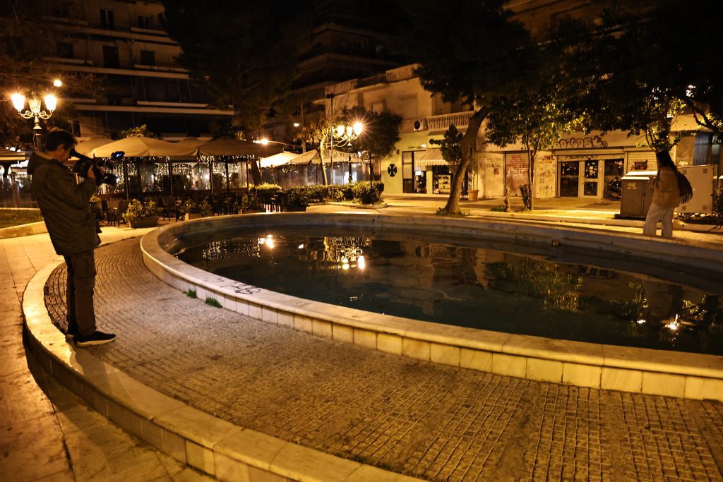 Καλλιθέα: Συγκλονιστικό δράμα με το 2,5 ετών κοριτσάκι στο σιντριβάνι – Αγωνία για τη ζωή του και ποινική δίωξη στους γονείς - NewsPoint.gr
